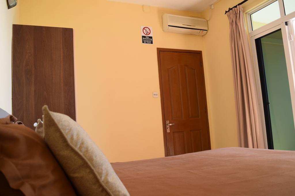 Baywatch Apartment Ла-Ґулет Екстер'єр фото