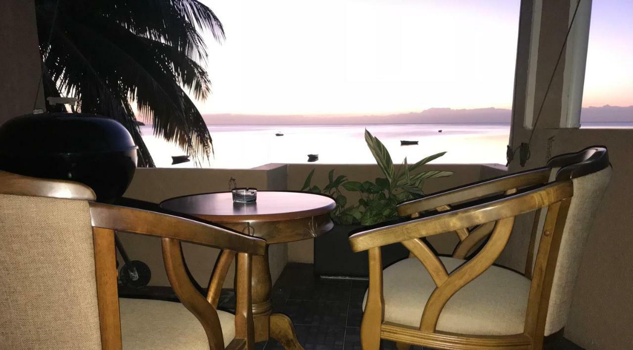 Baywatch Apartment Ла-Ґулет Екстер'єр фото